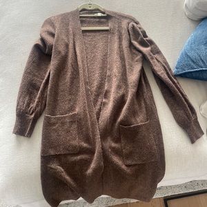 Medium brown sweater with front pockets